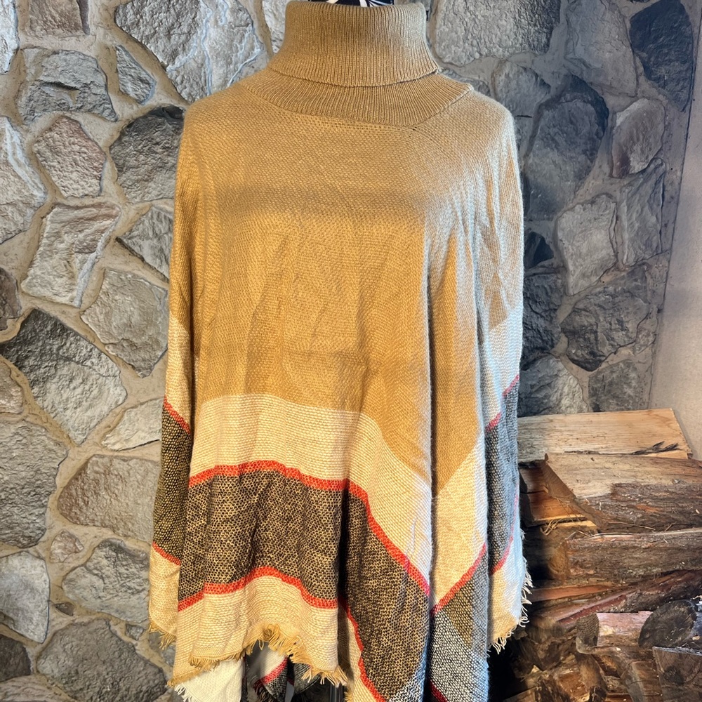 NWT Ellie & Kate Poncho One Size